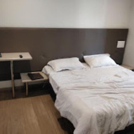 Hotel Sai Saya,Nashik Bagian luar foto