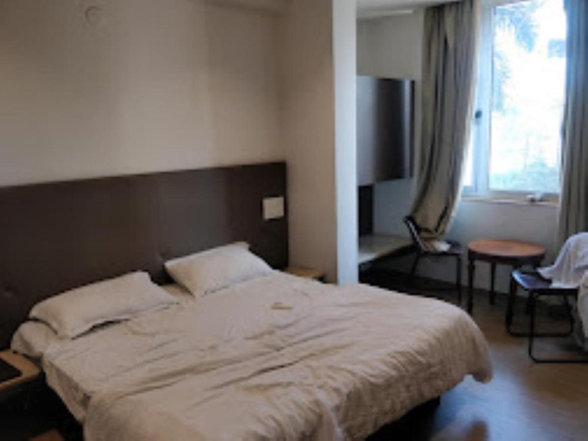 Hotel Sai Saya,Nashik Bagian luar foto