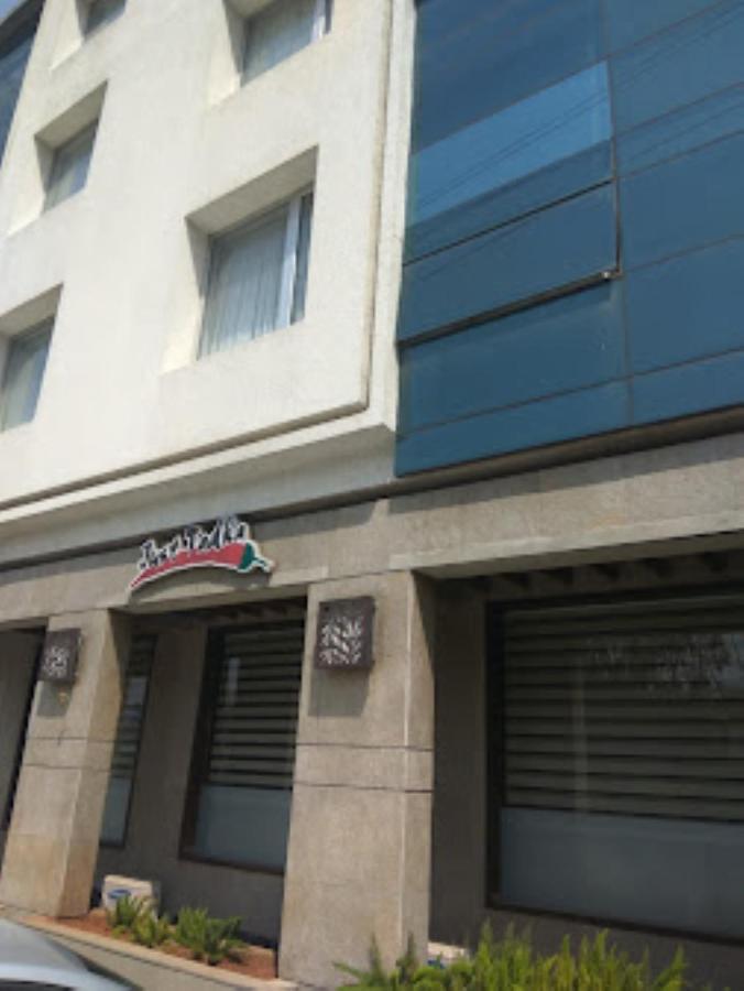 Hotel Sai Saya,Nashik Bagian luar foto