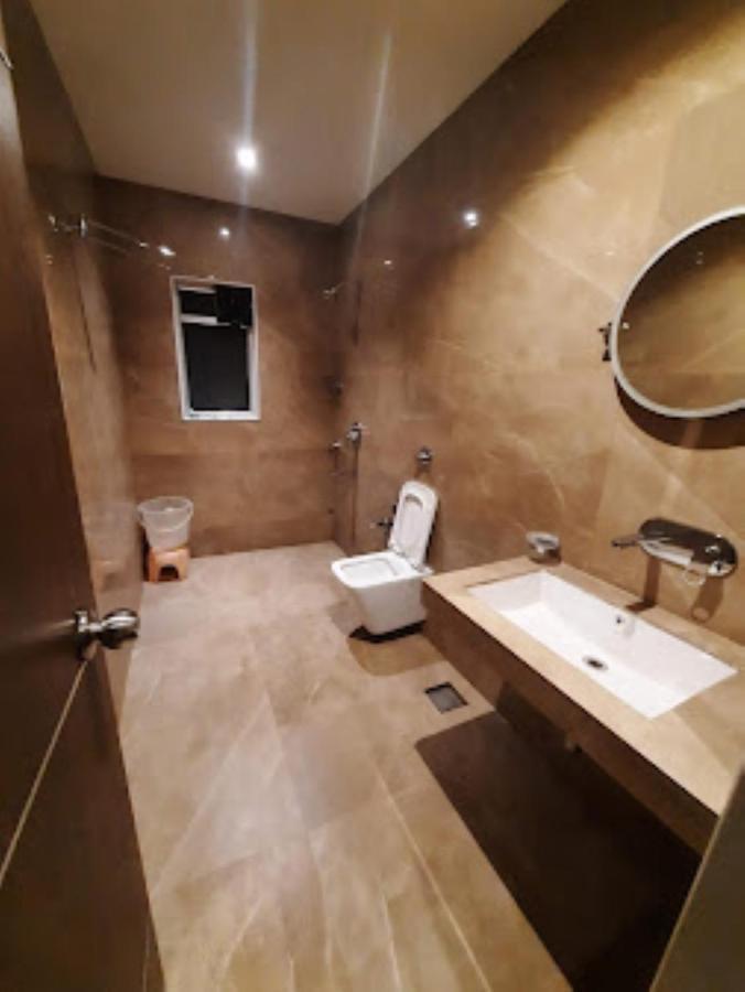 Hotel Sai Saya,Nashik Bagian luar foto